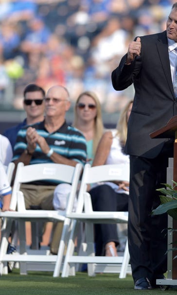 Mike Sweeney becomes 26th member of Royals Hall of Fame